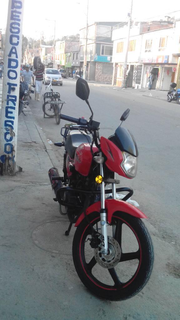 Vendo Moto Buena Pales Asta Dicienbre