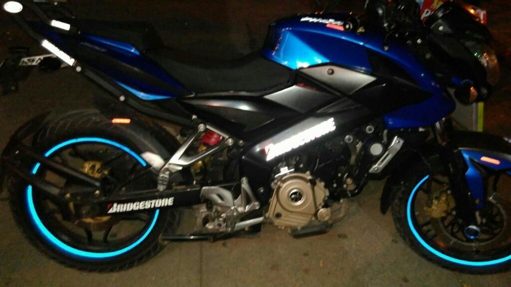 Moto Pulsar 200 Ns