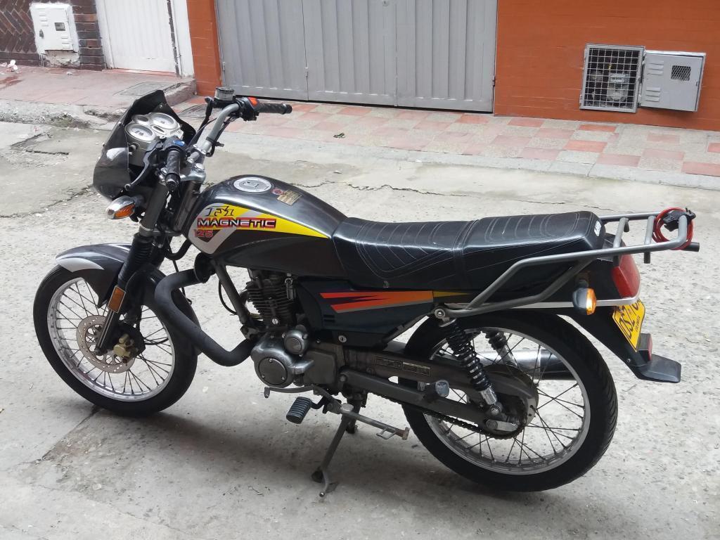 SE VENDE O PERMUTA MOTO MAGNETIC 125