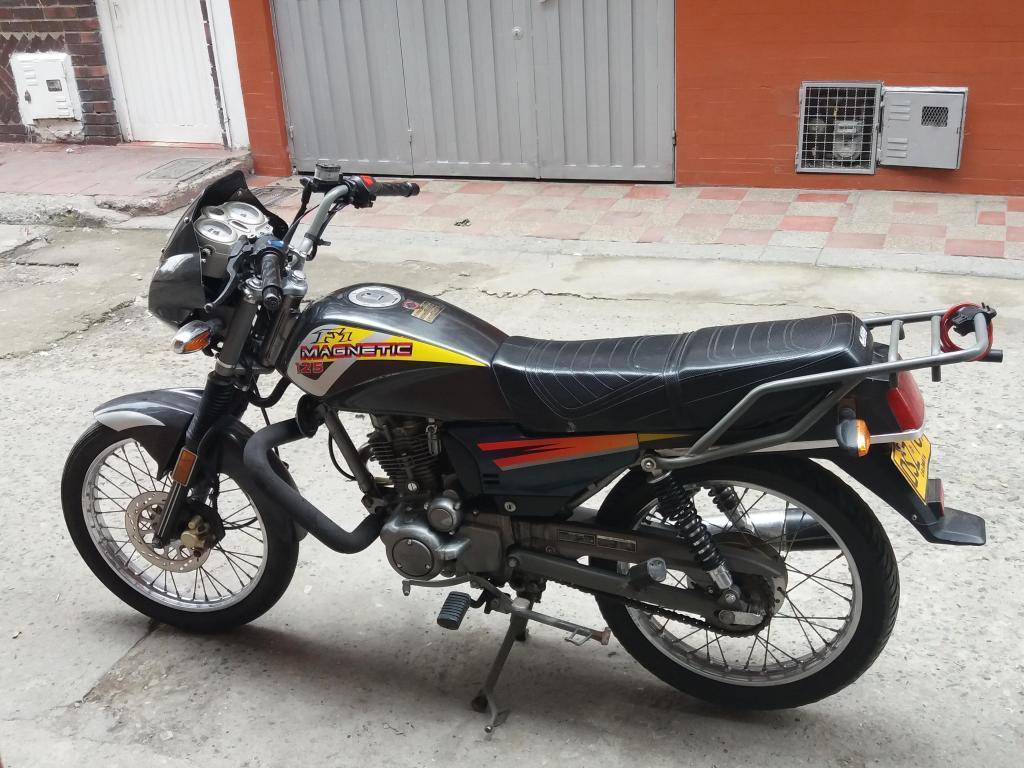 SE VENDE O PERMUTA MOTO MAGNETIC 125