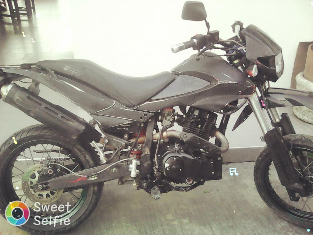 Vendo Akt 200 Sm Modelo 2009 Buena