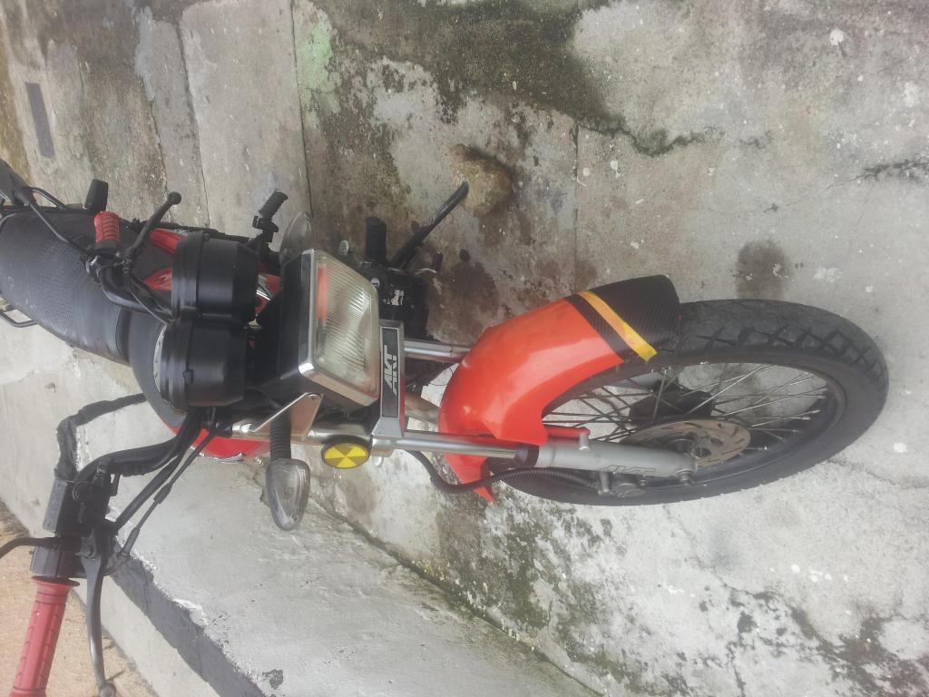 Se Vende Akt125