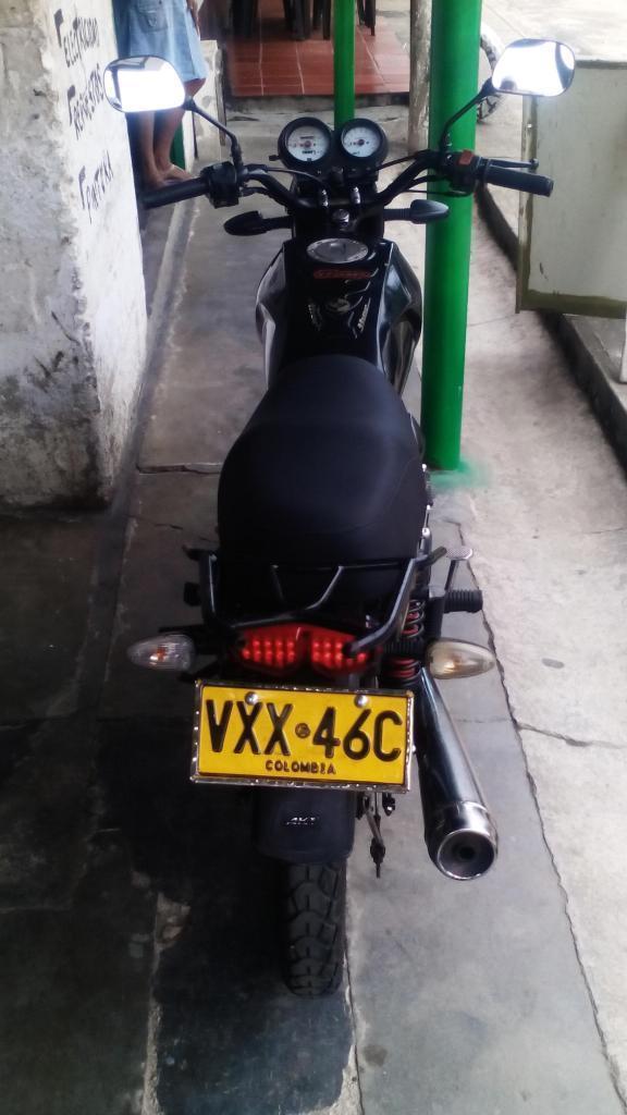 MOTOCICLETA AKT 125 NKD Modelo 2013