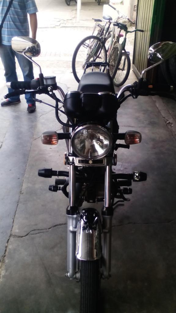 MOTOCICLETA AKT 125 NKD Modelo 2013