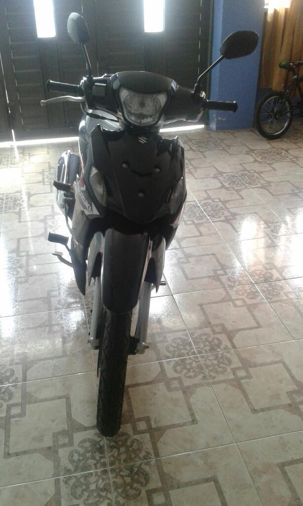 Vendo Moto Buen Estado Km 1800