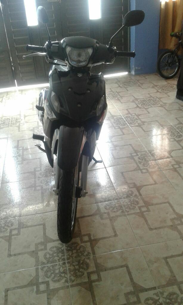 Vendo Moto Suzuki Modelo 2015 Km 1800