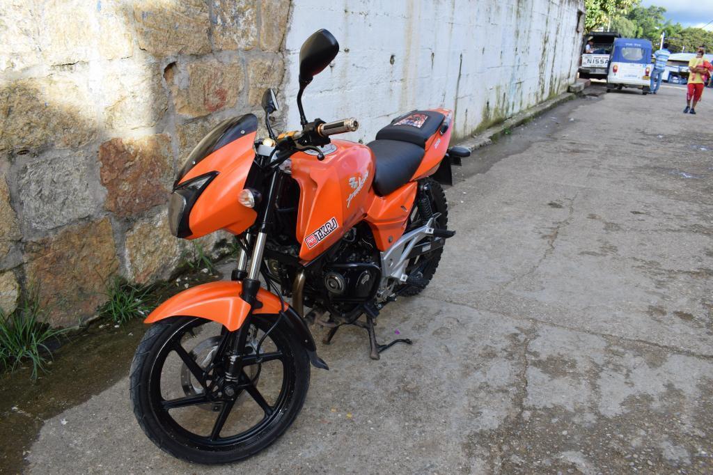 VENDO MOTO PULSAR 200 EXELENTE ESTADO Mdlo 2009