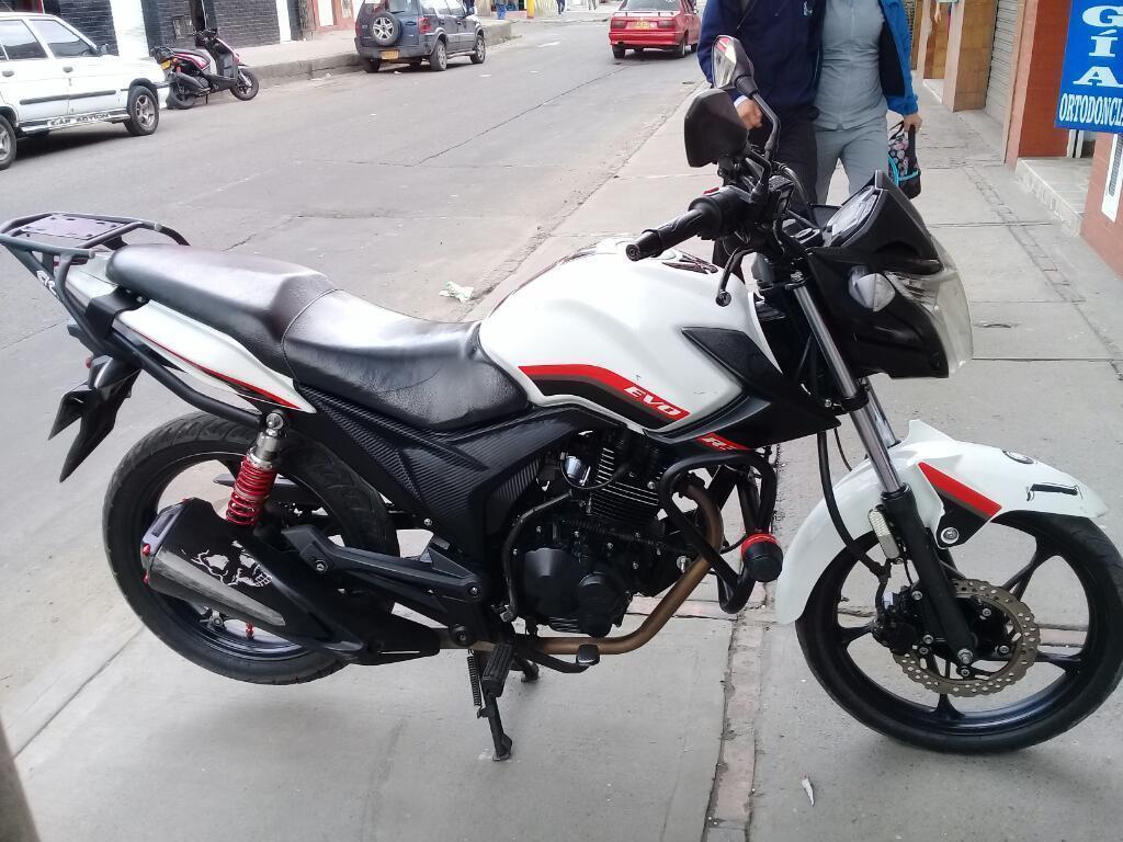 Moto Akt Evo R3 Modelo 2015 con Soat