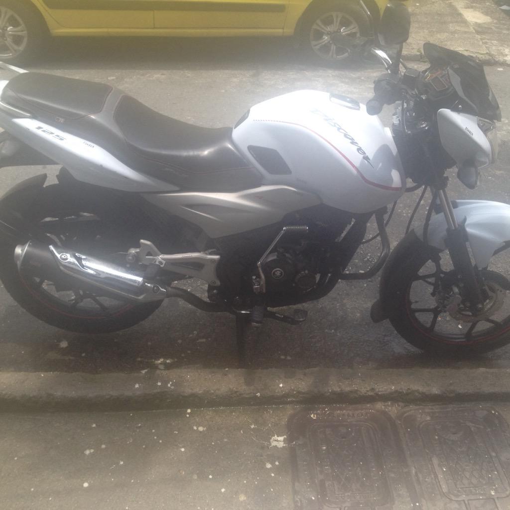 Vendo Moto Discover 125St