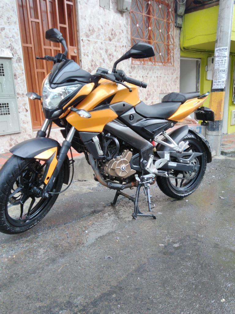 PULSAR 200 NS