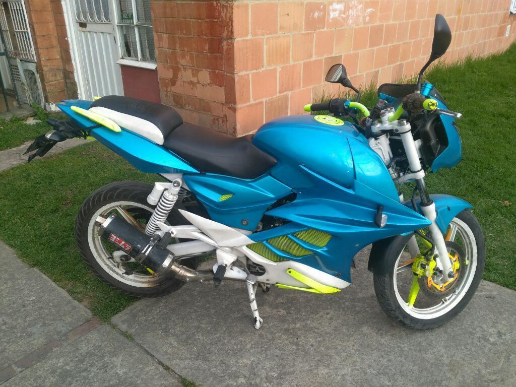 Moto Pulsar 200