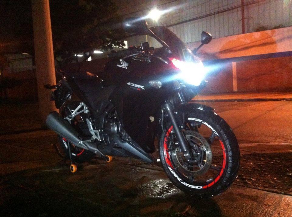 Se Vende o se Permuta Honda CBR250R Todo al Dia