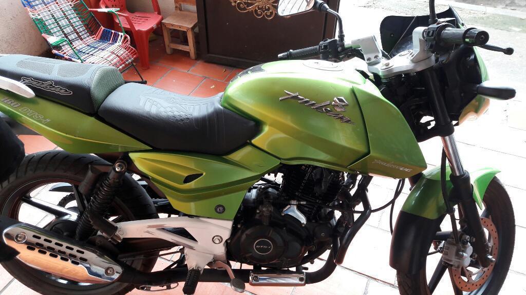 Vendo Linda Pulsar 180 2012