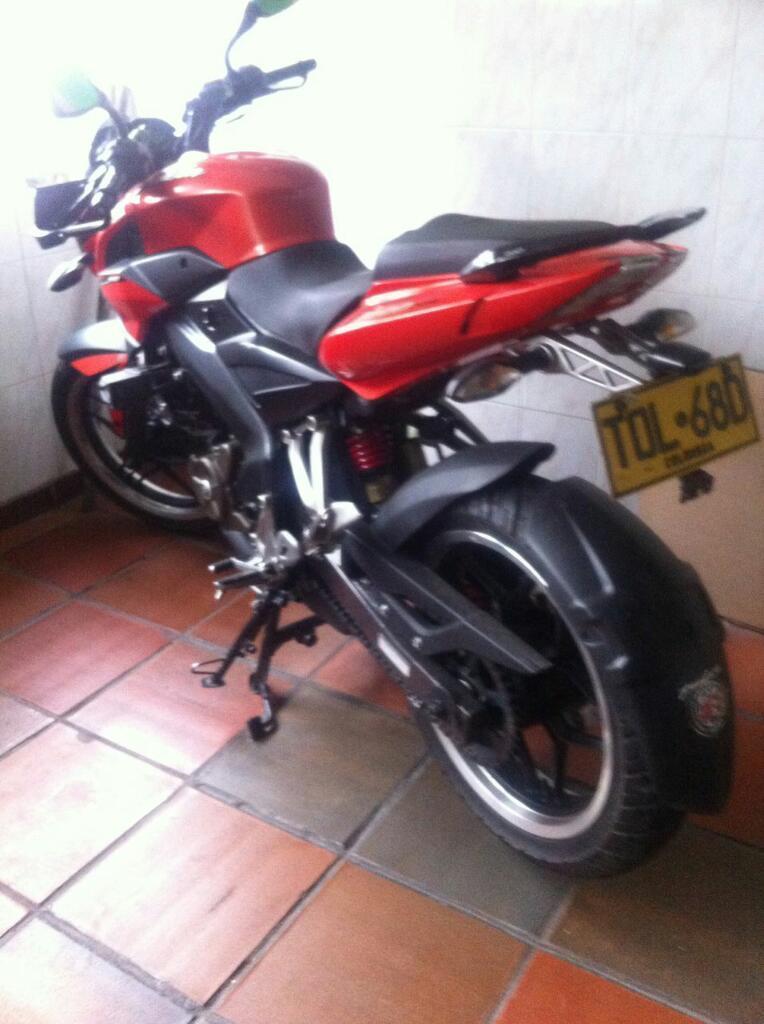 Moto. Pulsar Ns 200