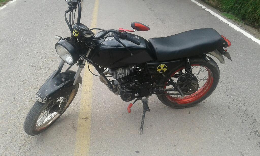 Vendo Akt 125 Papeles hasta Agosto