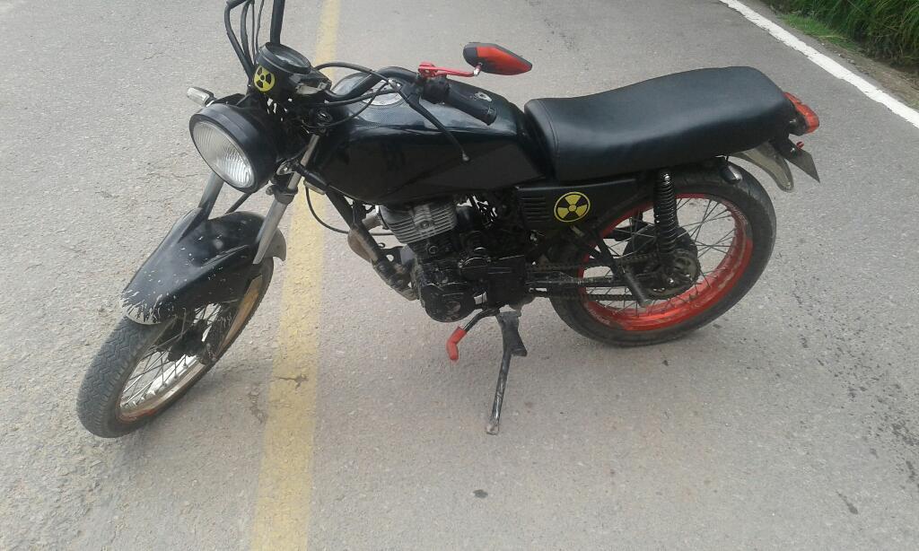 Vendo Akt 125 Papeles hasta Agosto