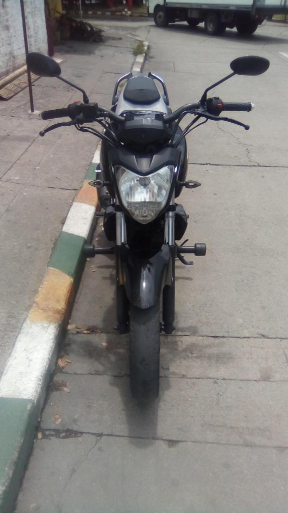 vendo moto fz modelo 2014