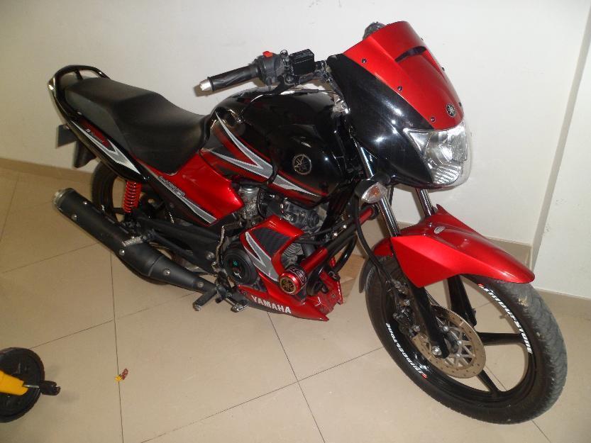 se vende linda moto ybr