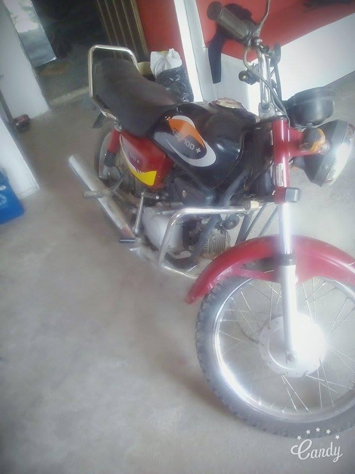 vendo moto eco 100 en exelente estado por solo 1.100.000 sin tarjeta ni soat, solo tarjeta de traspaso