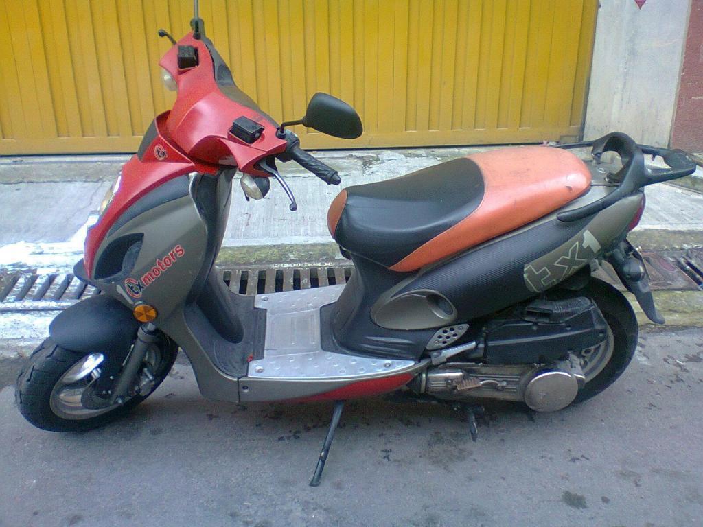 VENDO O PERMUTO TX MOTORS 150 MODELO 2011