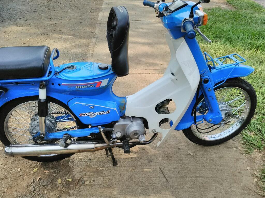 Vendo Linda.honda C90 1997