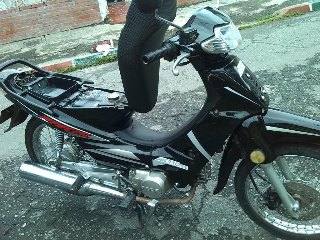 Vendo una moto akt espcial, muy bonita