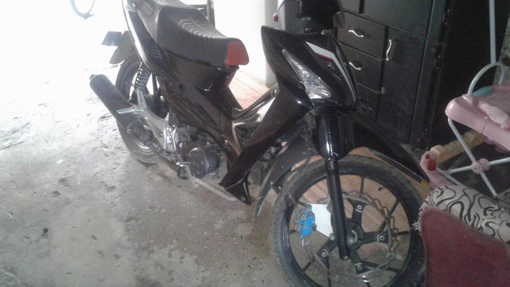 VENDO MOTO AKT FLEX