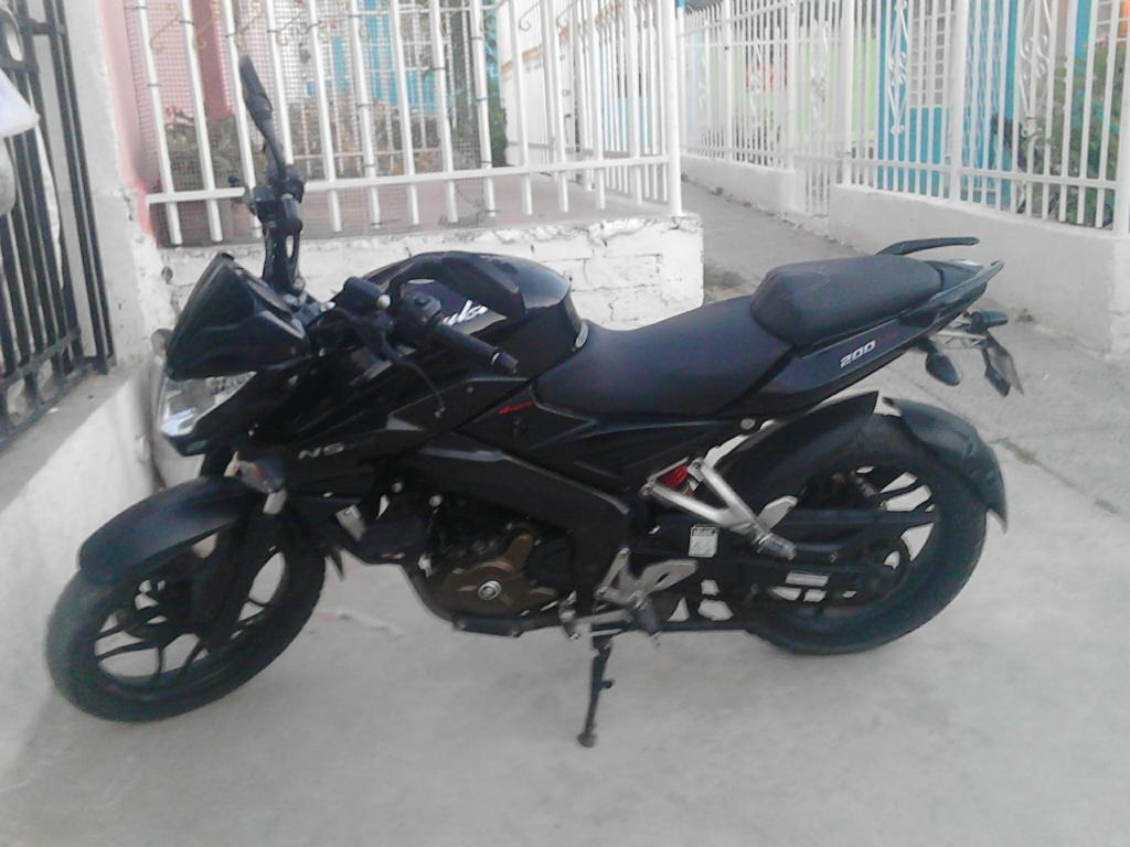 Vendo Moto Ns 200 en 700000 Negosiable