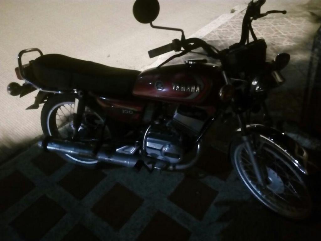 se vende rx 100 modelo 2004 con traspaso seguro y tecno NUEVOS caja 5 3124298548