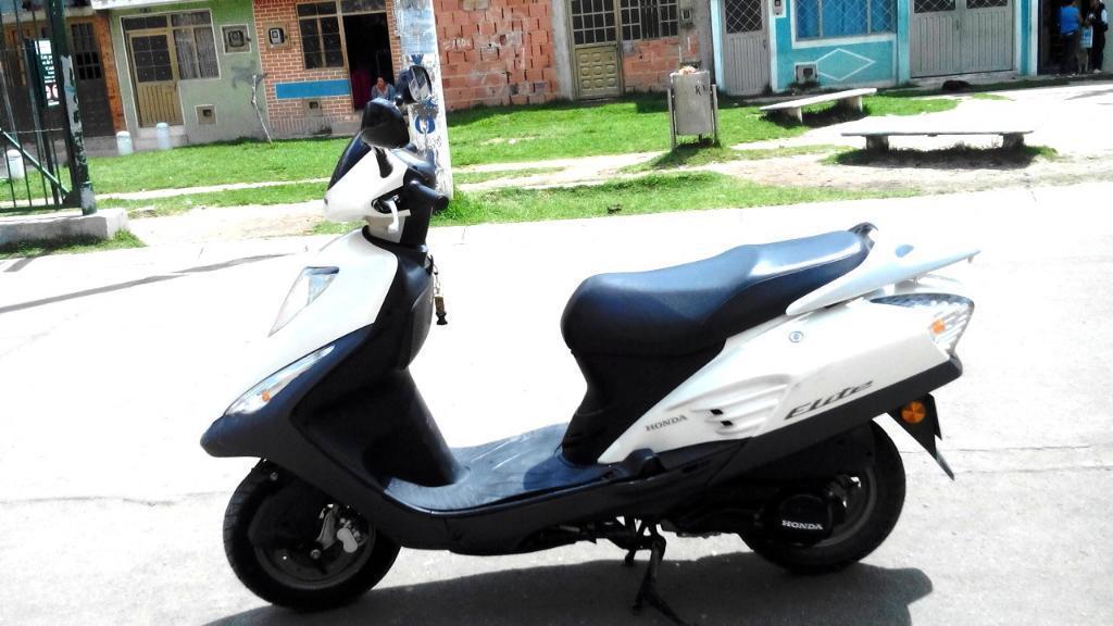 Vendo Moto Honda Elite