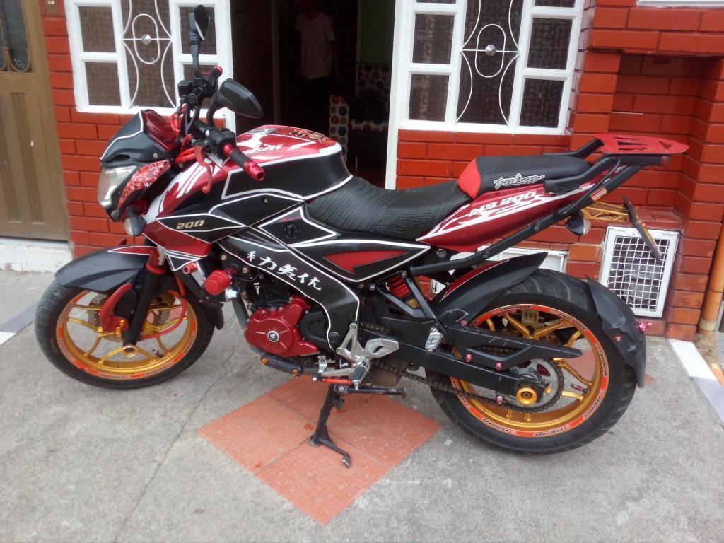 PULSAR NS 200 EN VENTA 6.700.000 NEGOCIABLE TOTALMENTE BUEN ESTADO