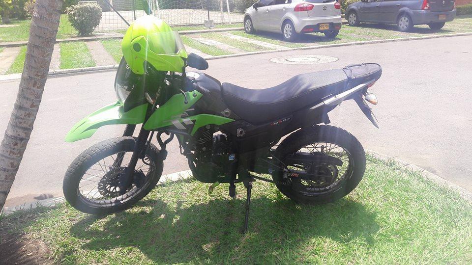 vendo hermosa akt ttr 125
