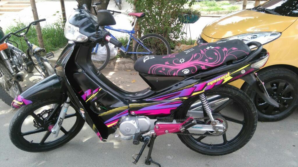 Vendo Moto Akt 110excelente Estado con