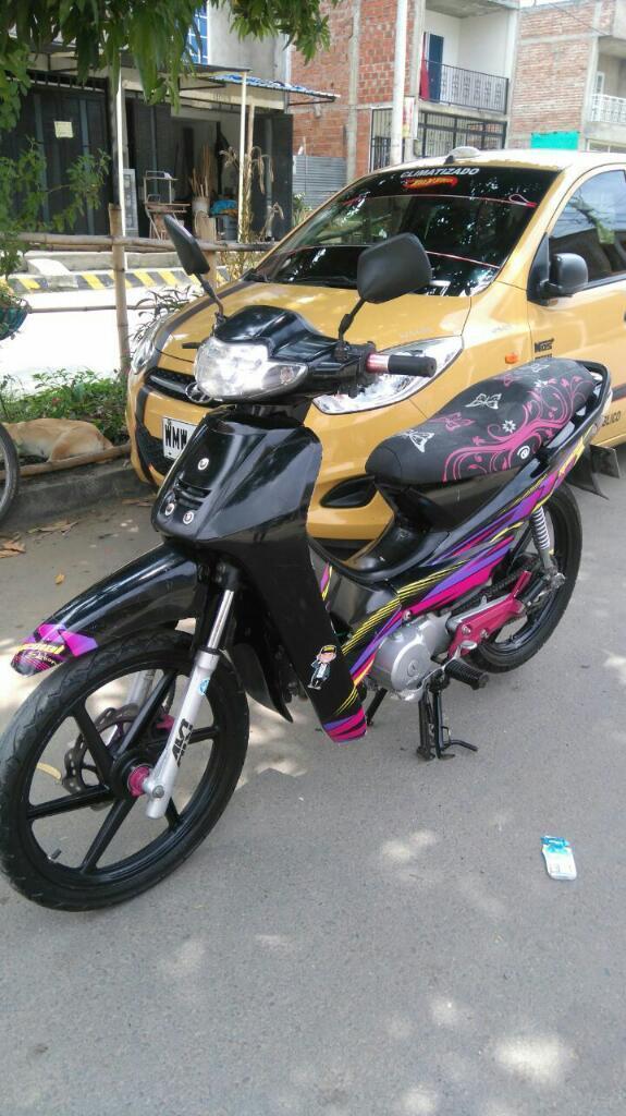 Vendo Moto Akt 110excelente Estado con