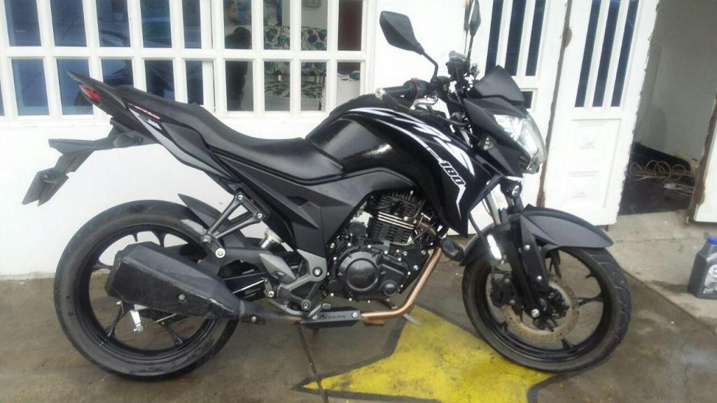 Vendo Moto Akt Cr 180 Negociable