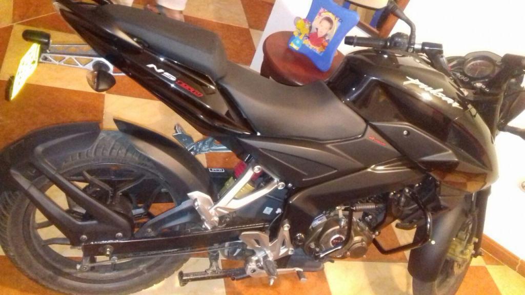 SE VENDE MOTO PULSAR 150