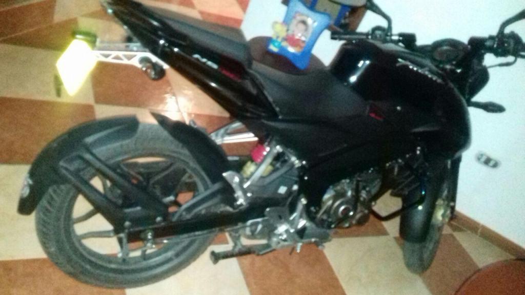 SE VENDE MOTO PULSAR 150