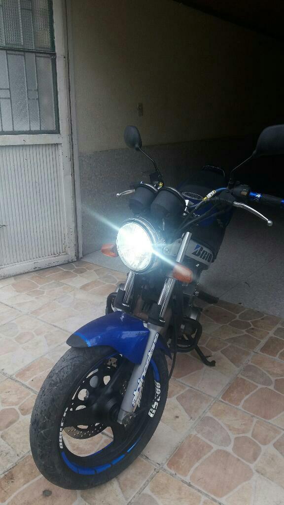 Se Vende O Permuta X Carro Suzuki Gs 500