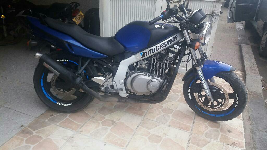 Se Vende O Permuta X Carro Suzuki Gs 500