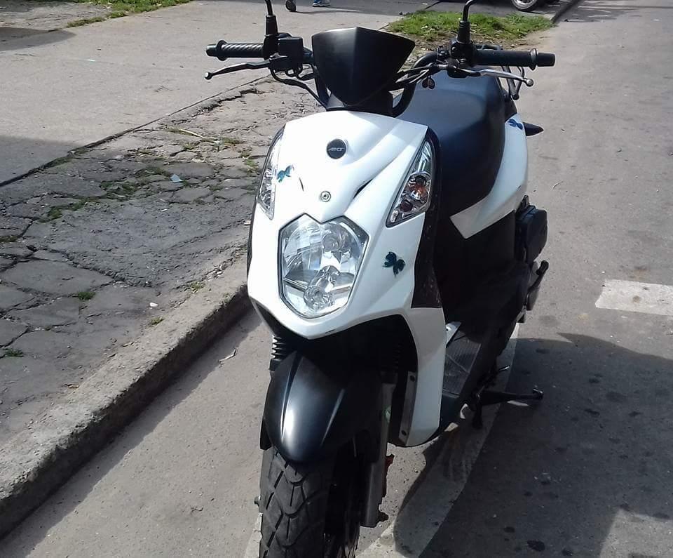 Vendo Moto AKT DINAMIC R modelo 2014