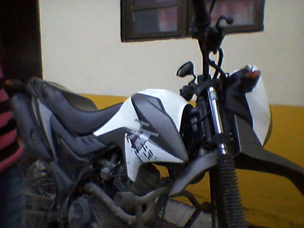 Se Vende Moto Akt Ttr 150