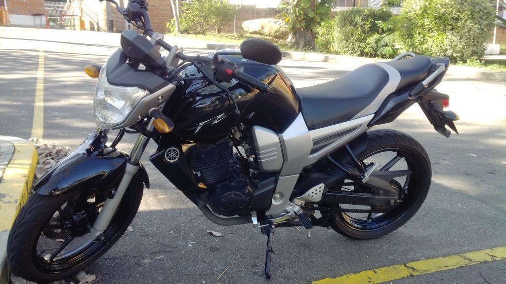 Moto Fz 2010