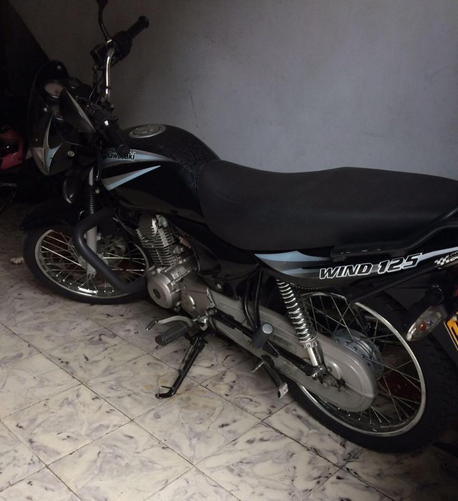 Moto Kawasaki Wind Negra 125