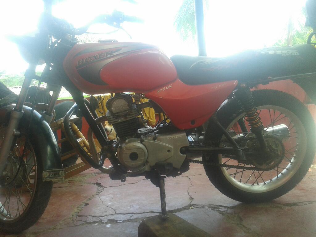 Moto Boxer Linda