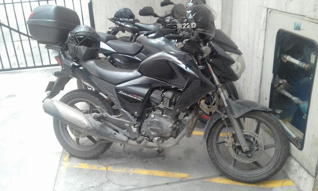 Moto Honda Invicta 2013