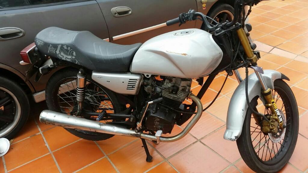 Akt 125 Modelo 2006