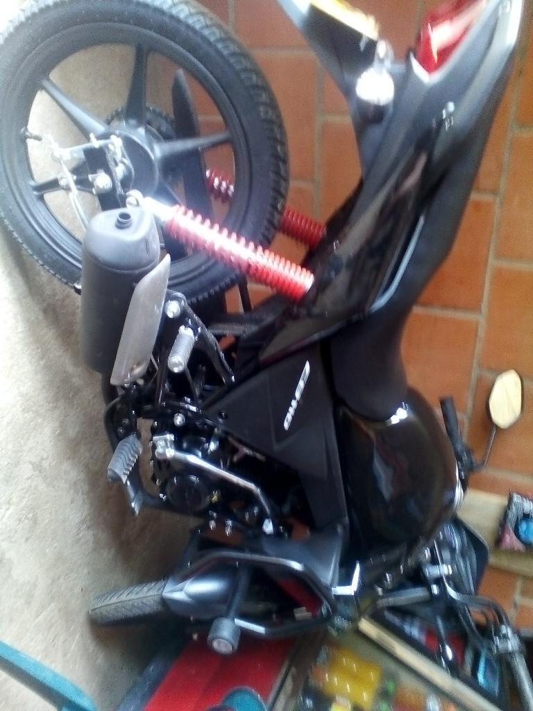 Se Vende Moto Cb