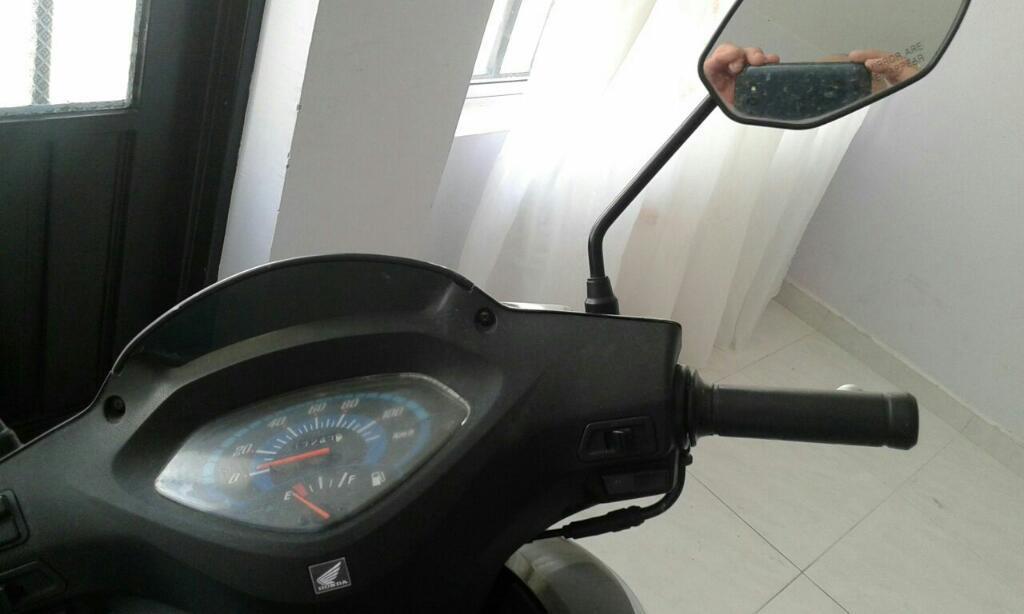 Vendo Moto Elite 125 Honda Modelo 2010