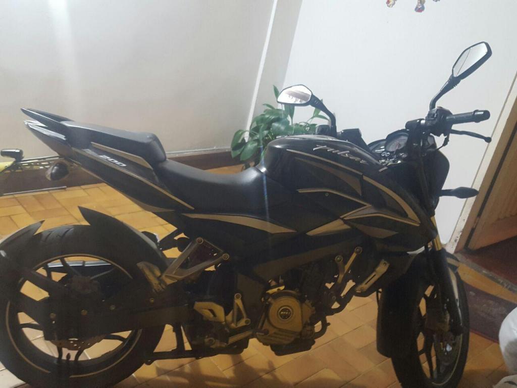 VENDO PULSAR 200 NS