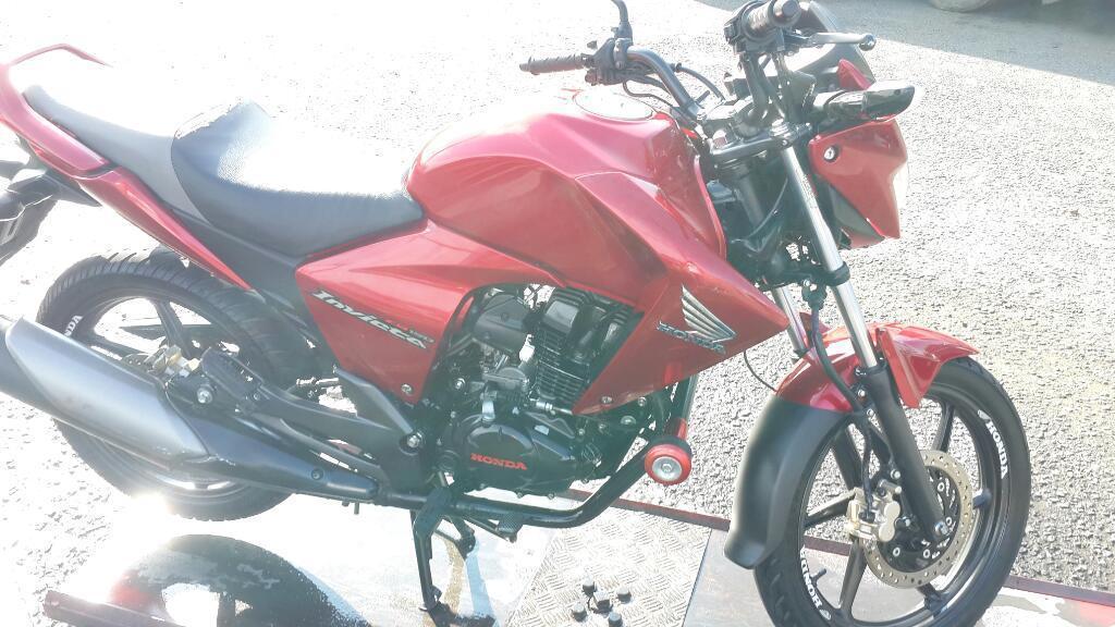 Vendo Excenlente Moto Casi Nueva